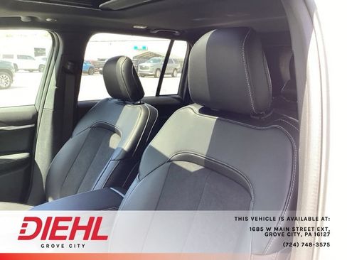 Used 2026 Jeep Grand Cherokee Altitude AWD/4WD image 19