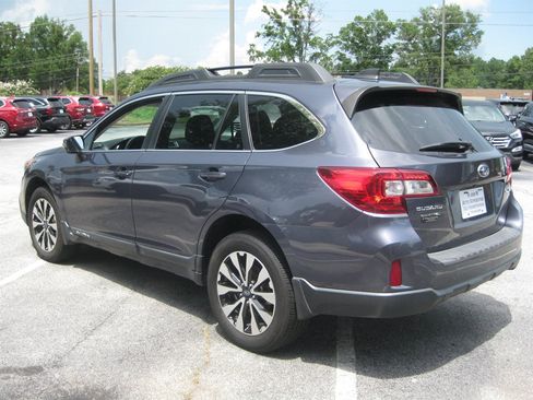 Used 2017 Subaru Outback 2.5i Limited AWD/4WD image 6