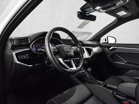 New 2025 Audi Q3 2.0T Premium image 10