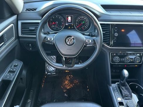 Used 2018 Volkswagen Atlas SEL AWD/4WD image 16