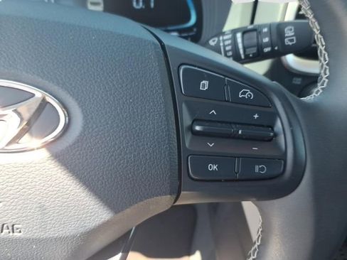Used 2023 Hyundai Venue Limited w/ Cargo Package FWD image 18