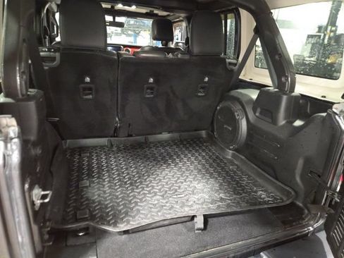 Used 2020 Jeep Wrangler Unlimited Rubicon AWD/4WD image 12