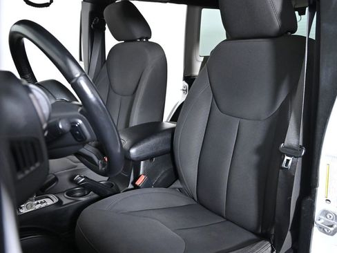 Used 2018 Jeep Wrangler Unlimited Sport S image 19