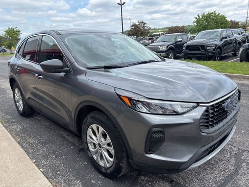 Used 2024 Ford Escape Active AWD/4WD image 3