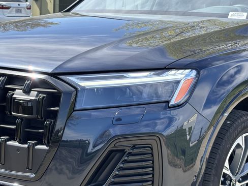 Certified 2025 Audi Q7 2.0T Premium w/ Convenience Plus Package AWD/4WD image 6