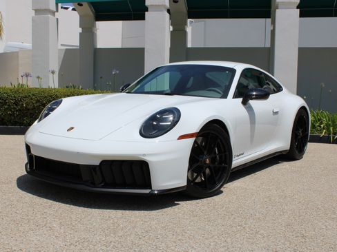 Certified 2025 Porsche 911 Carrera GTS RWD image 1