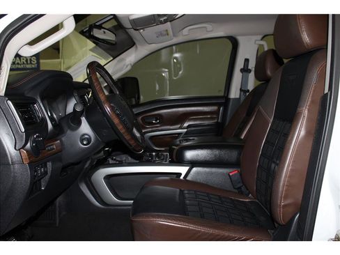 Used 2019 Nissan Titan Platinum Reserve w/ Platinum Utility Package image 13