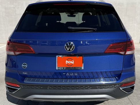 Certified 2024 Volkswagen Taos SE image 4