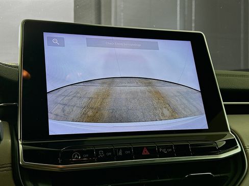 Used 2025 Jeep Compass Limited image 22