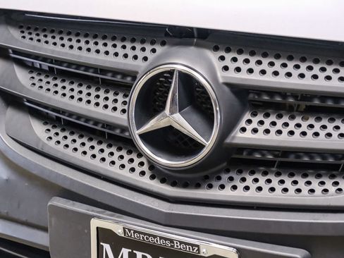 Used 2021 Mercedes-Benz Metris image 13