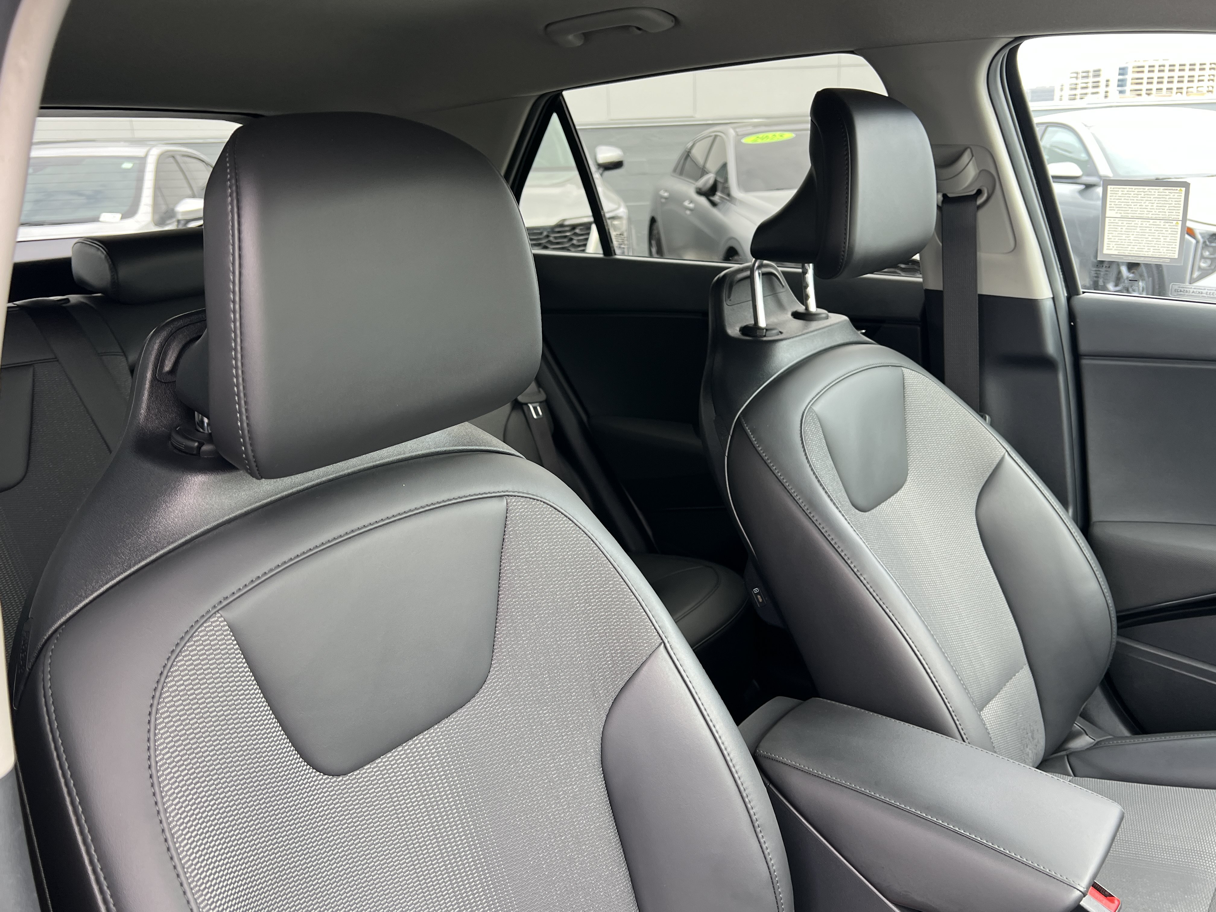 Certified 2025 Kia Niro EX FWD image 15