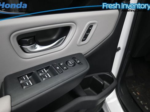 Used 2024 Honda Pilot Touring image 18