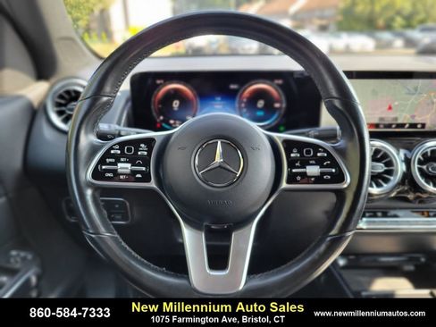 Used 2022 Mercedes-Benz EQB 350 4MATIC image 27