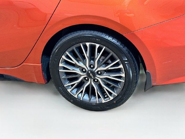 Used 2023 Kia Forte GT-Line w/ GT-Line Premium Package FWD image 6