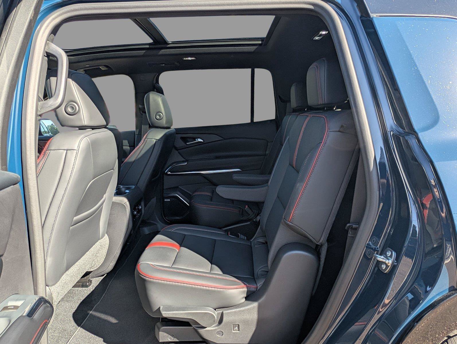 New 2027 Chevrolet Traverse RS FWD image 32