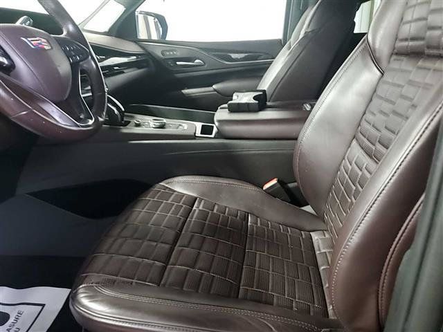 Used 2023 Cadillac Escalade ESV Sport Platinum w/ LPO, ONYX Package AWD/4WD image 2