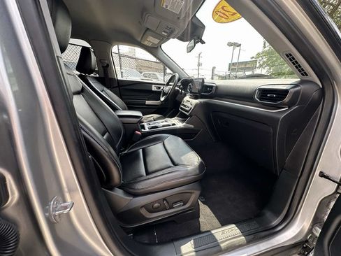 Used 2020 Ford Explorer XLT w/ Equipment Group 202A AWD/4WD image 27