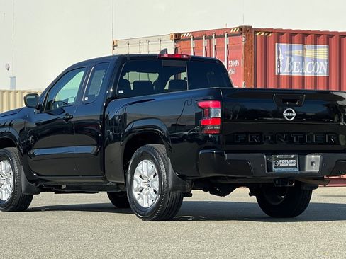 Certified 2024 Nissan Frontier SV w/ SV Convenience Package image 6