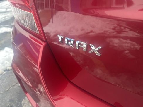 Used 2019 Chevrolet Trax LT w/ Sun & Sound Package image 15