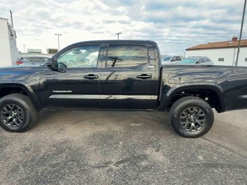 Used 2021 Toyota Tacoma SR5 image 5