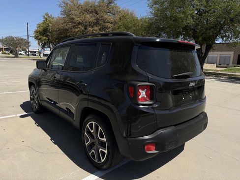Used 2017 Jeep Renegade Latitude image 4