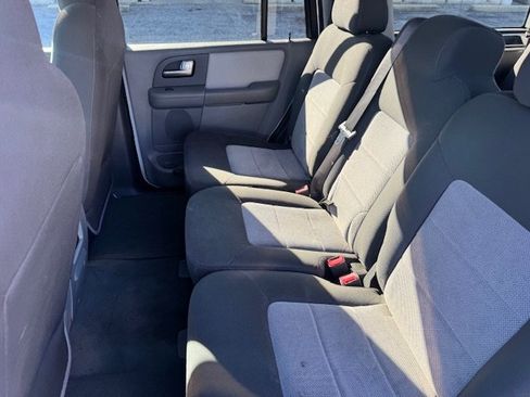 Used 2004 Ford Expedition XLT image 8