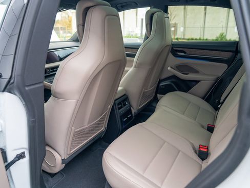 New 2025 Porsche Macan 4S Electric image 21