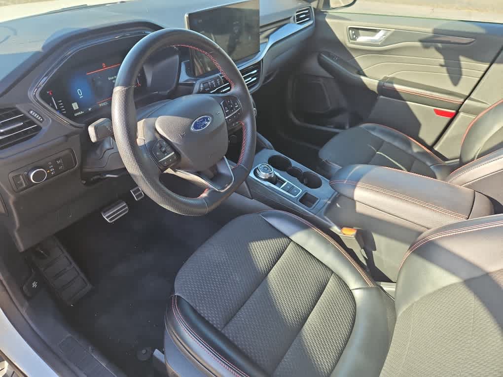 Used 2023 Ford Escape ST-Line w/ Tech Pack #1 FWD image 14