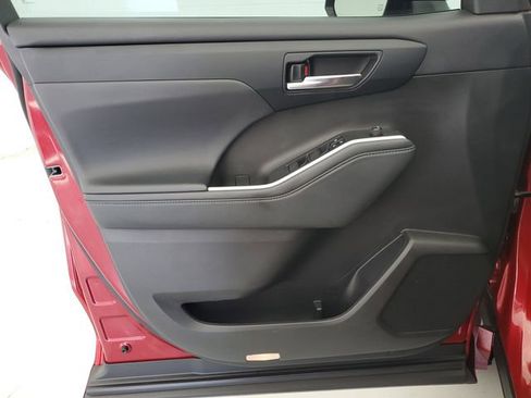 Used 2022 Toyota Highlander XSE image 23