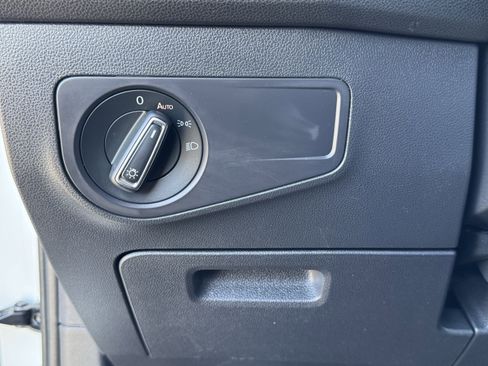 Certified 2021 Volkswagen Tiguan SE w/ Panoramic Sunroof Package image 30