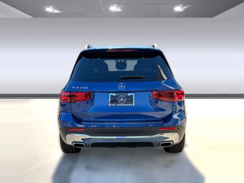 New 2026 Mercedes-Benz GLB 250 image 7