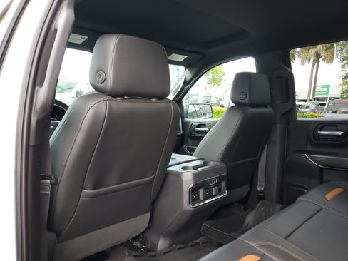 Used 2020 GMC Sierra 1500 AT4 w/ AT4 Premium Package AWD/4WD image 16
