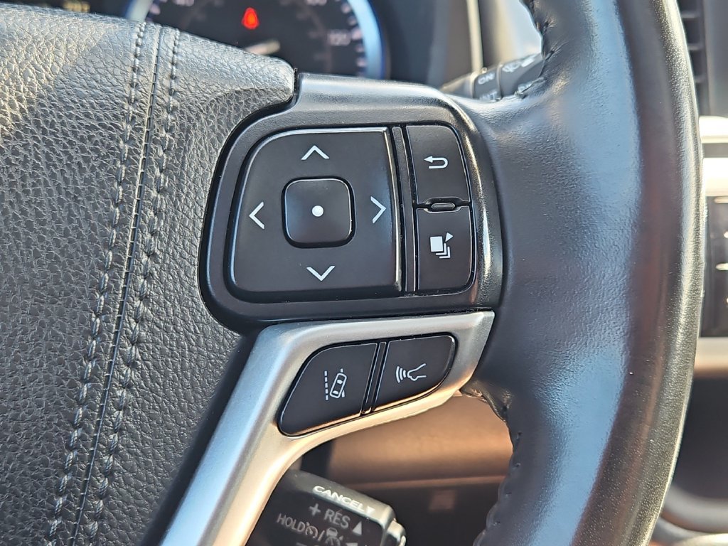 Used 2019 Toyota Highlander SE AWD/4WD image 27