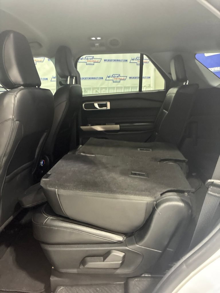 Used 2023 Ford Explorer XLT w/ Equipment Group 202A RWD image 34