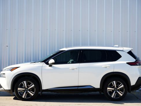 Used 2022 Nissan Rogue SL image 8