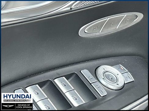 Used 2022 Genesis GV70 3.5T Sport w/ Sport Advanced Package AWD/4WD image 19