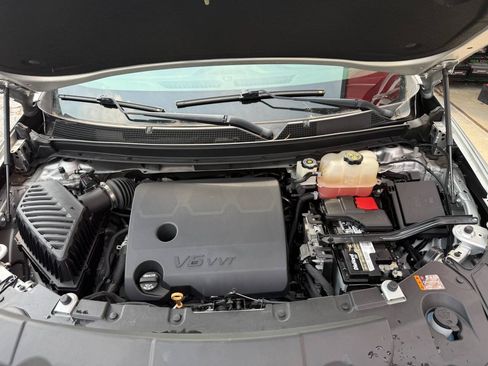 Used 2020 Chevrolet Traverse LT FWD image 23