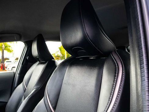 Used 2025 Toyota Prius XLE FWD image 17