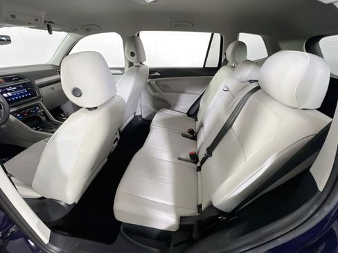 Used 2022 Volkswagen Tiguan SE image 23