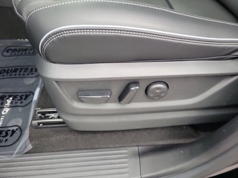 New 2026 INFINITI QX80 Luxe w/ Cargo Package image 16