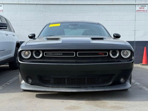 Used 2016 Dodge Challenger R/T Scat Pack w/ Leather Interior Group image 2