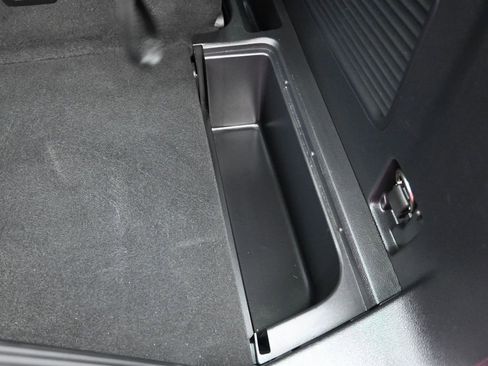 Certified 2022 Ford Explorer XLT image 36