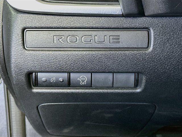 Used 2023 Nissan Rogue S FWD image 11