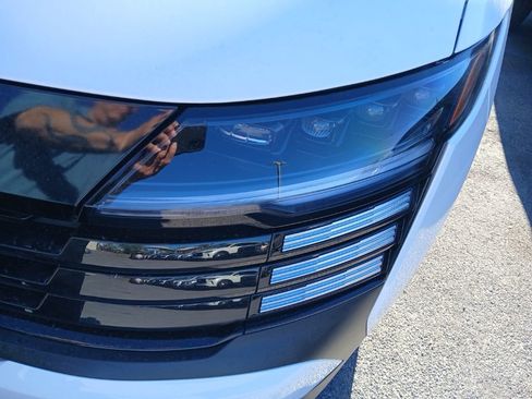 Certified 2025 Nissan Kicks SV image 2