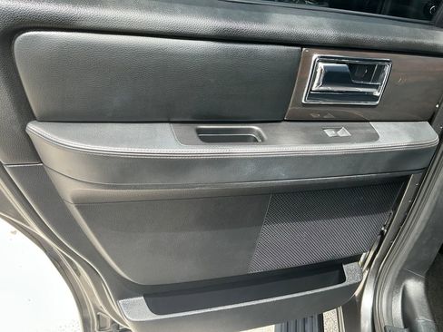 Used 2017 Lincoln Navigator Reserve image 30