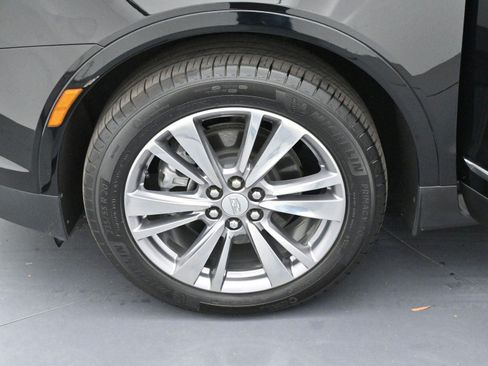 Certified 2025 Cadillac XT5 Premium Luxury AWD/4WD image 34