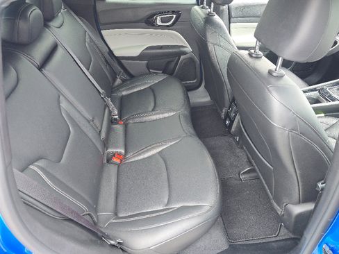 Used 2025 Jeep Compass Limited AWD/4WD image 15