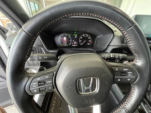 Used 2025 Honda CR-V Sport image 13