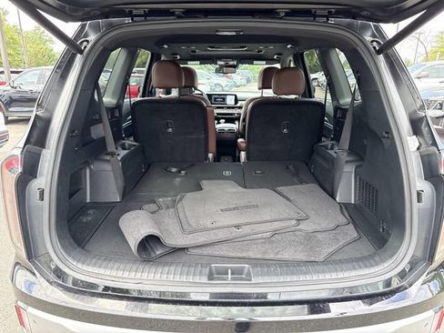 Used 2024 Kia Telluride EX w/ EX Captain's Chair Package FWD image 12