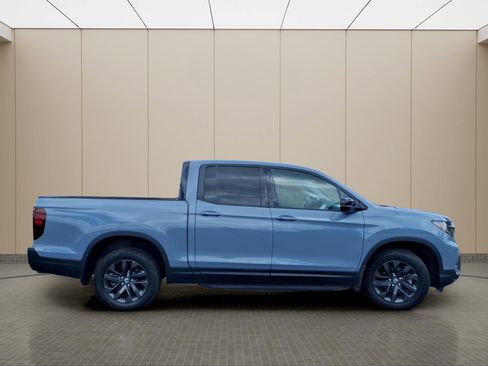 Used 2023 Honda Ridgeline Sport image 7